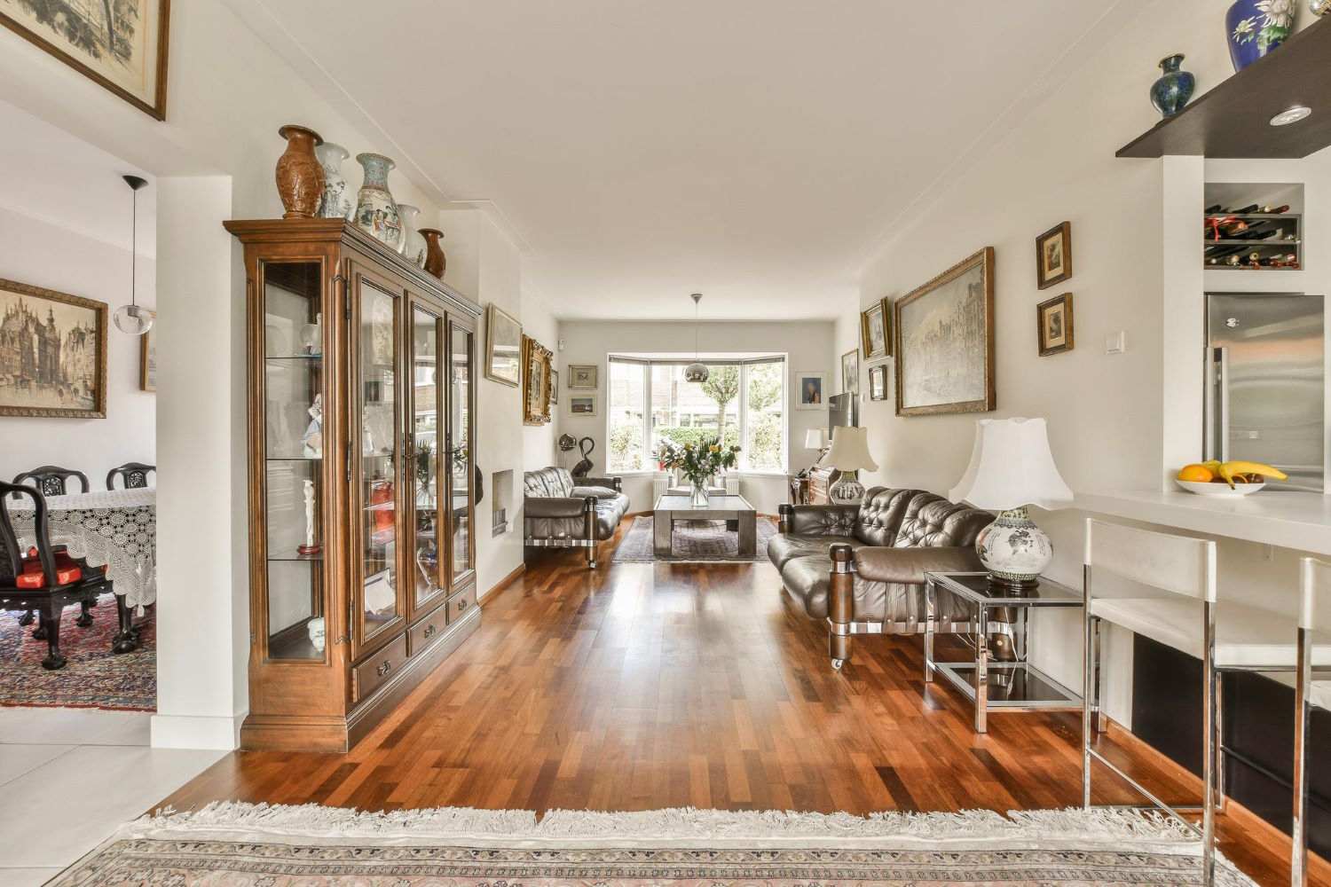 Drewniane podłogi z desek – stylowy i trwały wybór do Twojego domu